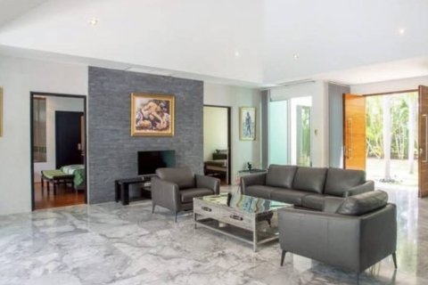 Chalet de 3 dormitorios en Hua Hin, Tailandia № 147015 - foto 2