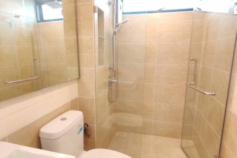 Condominio de 2 dormitorios en Bang Kho Laem, Bangkok, Tailandia № 147018 - foto 10
