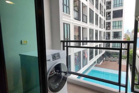 Condominio de 2 dormitorios en Bang Kho Laem, Bangkok, Tailandia № 147018 - foto 9
