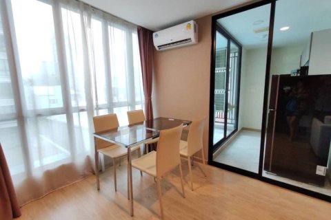 Condominio de 2 dormitorios en Bang Kho Laem, Bangkok, Tailandia № 147018 - foto 2