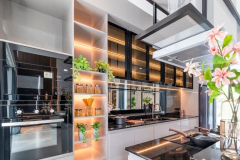 House in Pattaya, Thailand 5 bedrooms № 172393 - photo 8