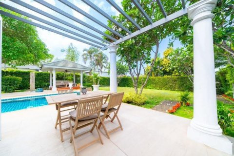 House in Pattaya, Thailand 4 bedrooms № 172394 - photo 4