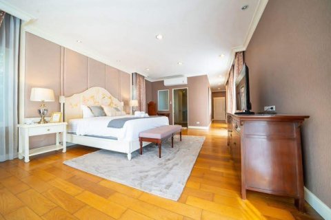 House in Pattaya, Thailand 4 bedrooms № 172394 - photo 11