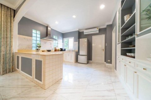 House in Pattaya, Thailand 4 bedrooms № 172394 - photo 12