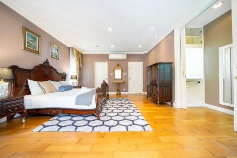 House in Pattaya, Thailand 4 bedrooms № 172394 - photo 10