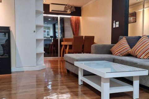 Condominio de 2 dormitorios en Khlong Toei, Bangkok, Tailandia № 47627 - foto 3