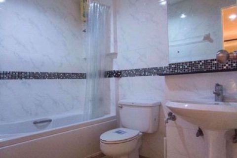 Condominio de 2 dormitorios en Khlong Toei, Bangkok, Tailandia № 47627 - foto 12