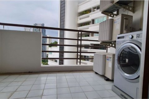Condominio de 2 dormitorios en Khlong Toei, Bangkok, Tailandia № 47627 - foto 13