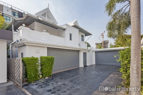 Maison à Pattaya, Thaïlande 5 chambres № 177809