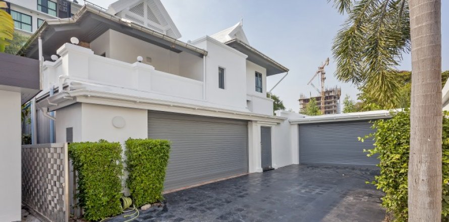 Maison à Pattaya, Thaïlande 5 chambres № 177809