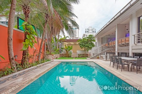 House in Pattaya, Thailand 4 bedrooms № 177810 - photo 23
