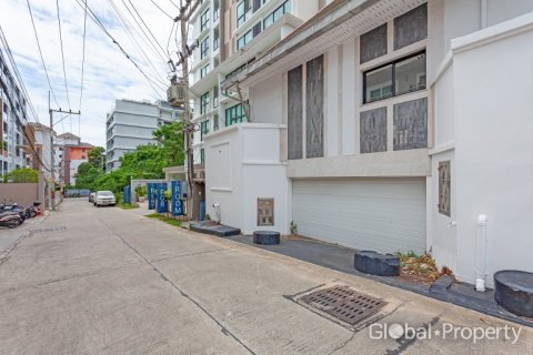 House in Pattaya, Thailand 4 bedrooms № 177810 - photo 7