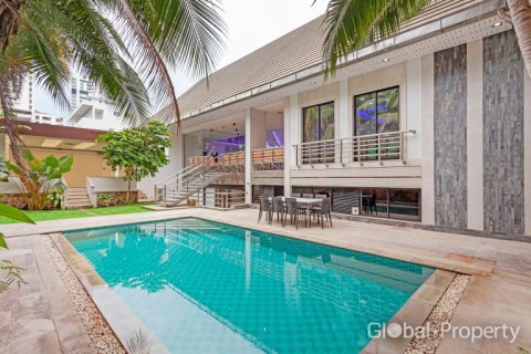 House in Pattaya, Thailand 4 bedrooms № 177810 - photo 22