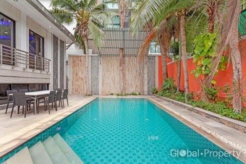 House in Pattaya, Thailand 4 bedrooms № 177810 - photo 24