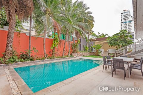 House in Pattaya, Thailand 4 bedrooms № 177810 - photo 26