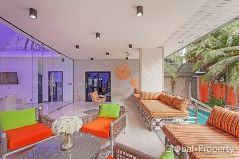 House in Pattaya, Thailand 4 bedrooms № 177810 - photo 30