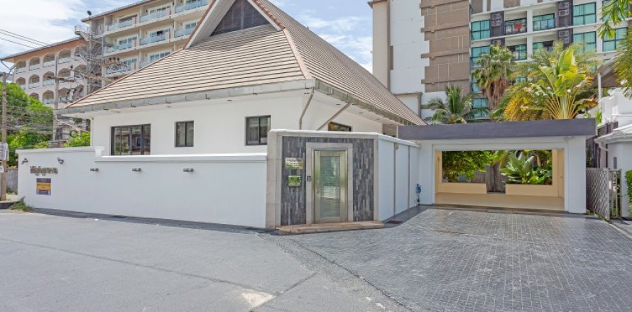 House in Pattaya, Thailand 4 bedrooms № 177810