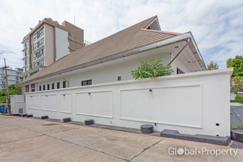 House in Pattaya, Thailand 4 bedrooms № 177810 - photo 4