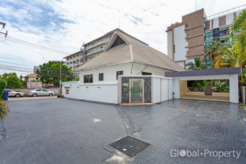 House in Pattaya, Thailand 4 bedrooms № 177810 - photo 3