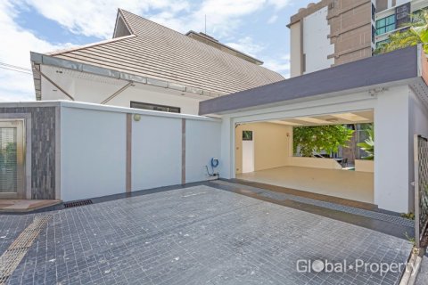House in Pattaya, Thailand 4 bedrooms № 177810 - photo 9
