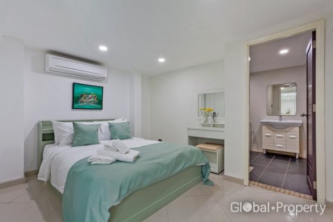 Commercial property in Pattaya, Thailand 650 sq.m. № 177808 - photo 25