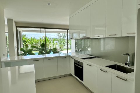 Chalet de 4 dormitorios en Bang Tao, Tailandia № 152417 - foto 24