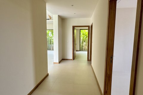 Chalet de 4 dormitorios en Bang Tao, Tailandia № 152417 - foto 19