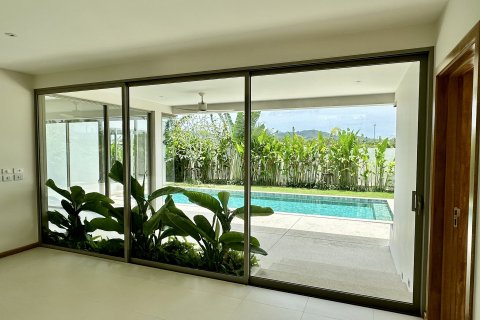 Chalet de 4 dormitorios en Bang Tao, Tailandia № 152417 - foto 5