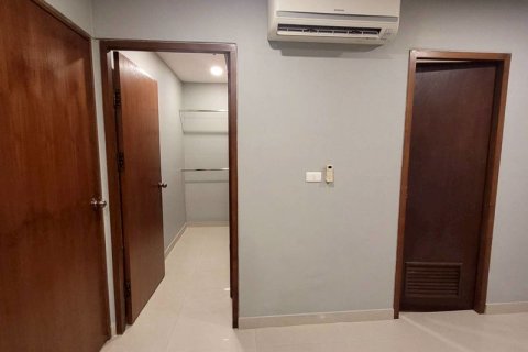 Condominio de 2 dormitorios en Bangkok, Tailandia № 200271 - foto 10
