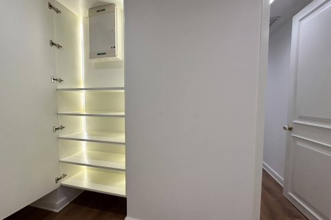 Condominio de 3 dormitorios en Bangkok, Tailandia № 200270 - foto 4
