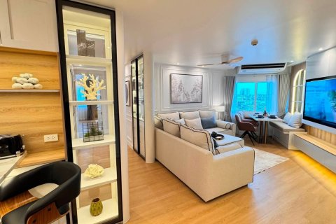 Condominio de 2 dormitorios en Sathon, Bangkok, Tailandia № 200273 - foto 2