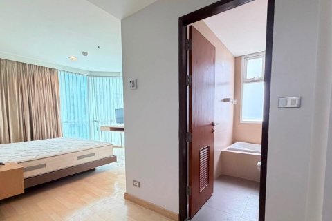 Condo in Bangkok, Thailand, 2 bedrooms  № 200272 - photo 7