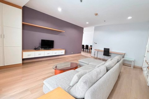Condo in Bangkok, Thailand, 2 bedrooms  № 200272 - photo 2