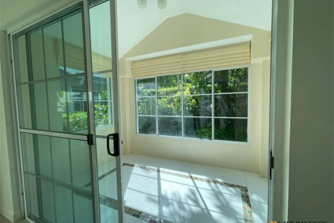 Casa de 3 dormitorios en Bangkok, Tailandia № 189241 - foto 4