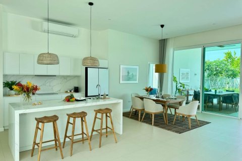 Chalet de 4 dormitorios en Hua Hin, Tailandia № 166073 - foto 15