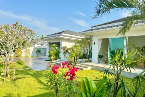 Chalet de 4 dormitorios en Hua Hin, Tailandia № 166073 - foto 27