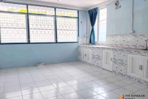 Casa de 4 dormitorios en Bangkok, Tailandia № 189247 - foto 4