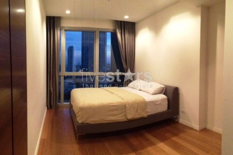Condo in Bangkok, Thailand, 2 bedrooms № 67166 - photo 3
