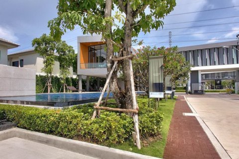 ЖК Centro Bangna Km7 в Самутпракане, Таиланд № 62597