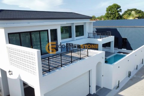 Studio in Pattaya, Thailand № 113398