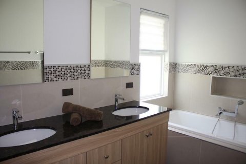 Casa de 3 dormitorios en Hua Hin, Tailandia № 144665 - foto 15