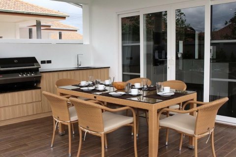 Casa de 3 dormitorios en Hua Hin, Tailandia № 144665 - foto 4