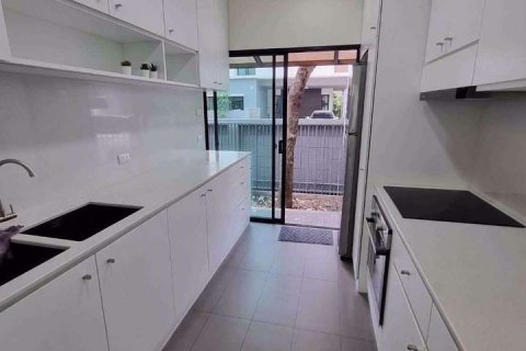 Casa de 3 dormitorios en Prawet, Bangkok, Tailandia № 47468 - foto 4