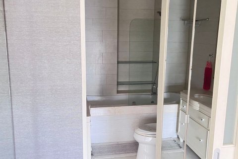 Condo à Khlong Toei, Bangkok, Thaïlande, 1 chambre  № 47469 - photo 6
