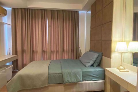 Condominio de 2 dormitorios en Huai Khwang, Bangkok, Tailandia № 47472 - foto 7