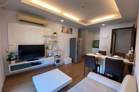 Condominio de 2 dormitorios en Huai Khwang, Bangkok, Tailandia № 47472