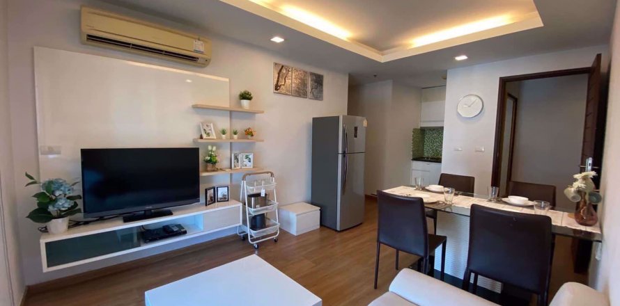 Condominio de 2 dormitorios en Huai Khwang, Bangkok, Tailandia № 47472