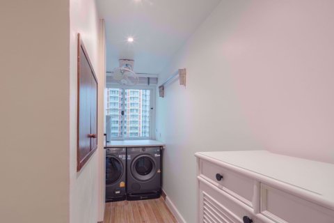 Condominio de 2 dormitorios en Yan Nawa, Bangkok, Tailandia № 47473 - foto 4