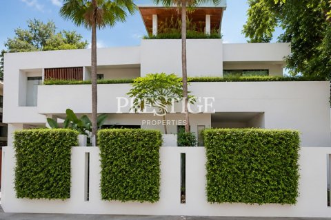 Maison à Bangkok, Thaïlande 4 chambres № 197488