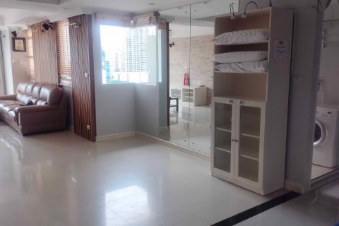 Condo à Watthana, Bangkok, Thaïlande, 3 chambres  № 63704